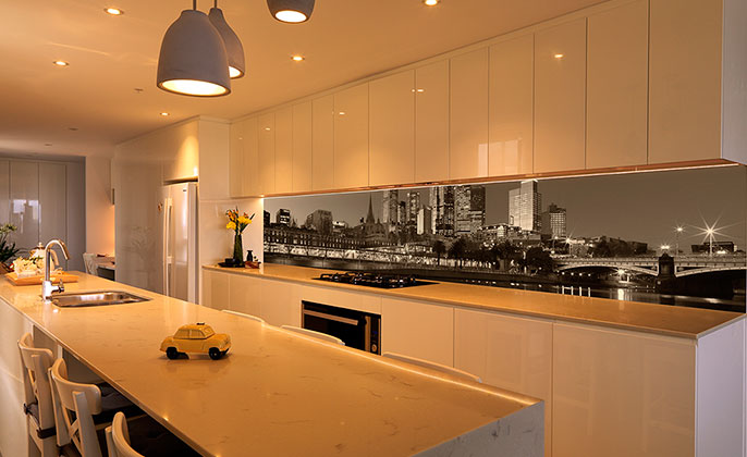 vr-art-glass-melbourne-skyline-photography-on-printed-glass-for-kitchen-splashback